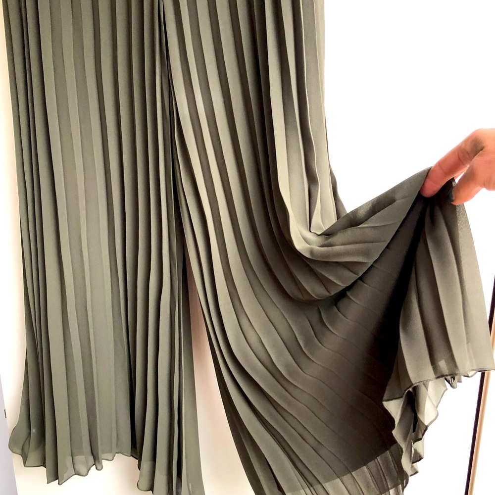 Anthropologie - New! olive crepe wide-leg pant knife pleats - flattering!